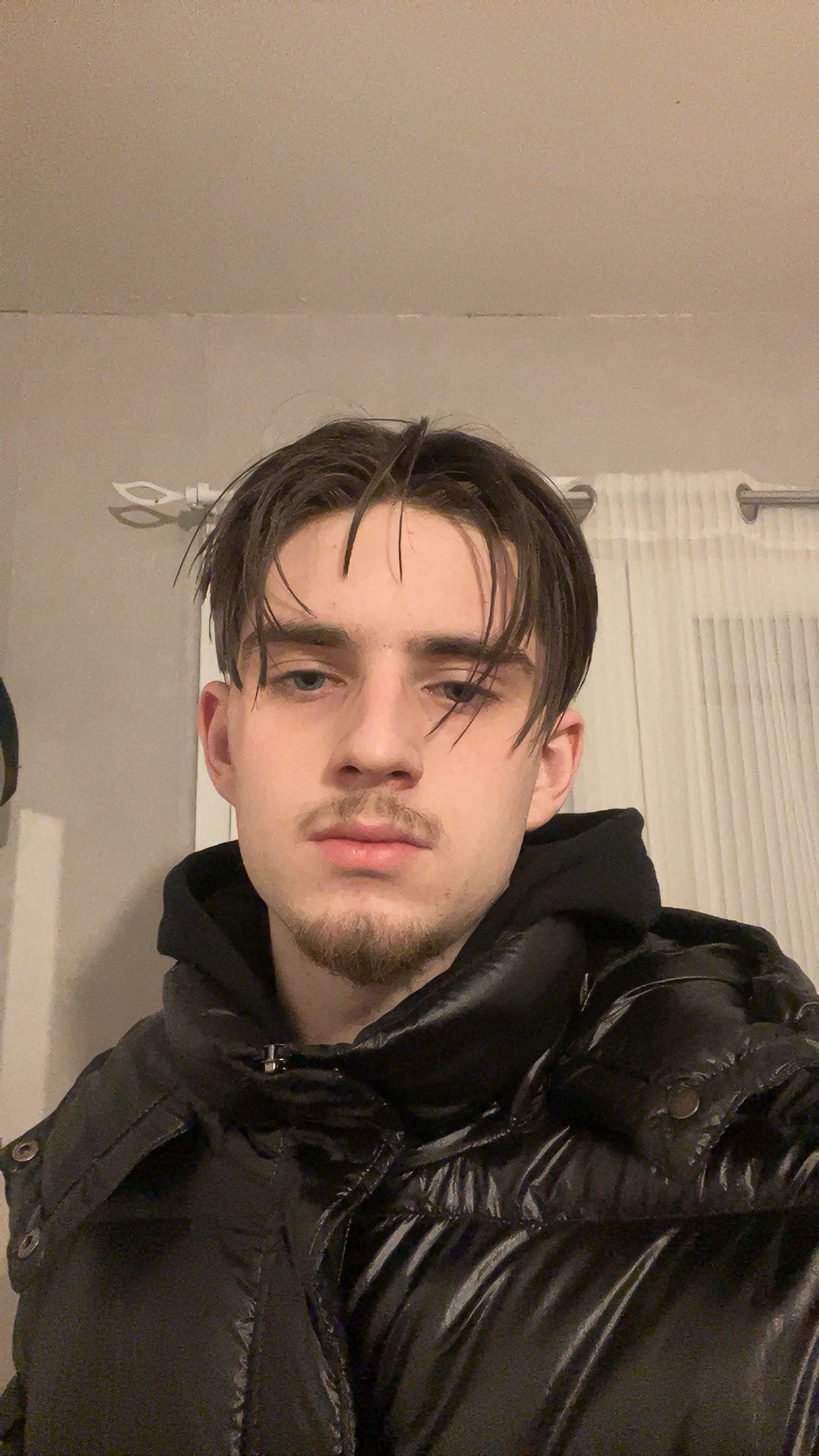 Perfil de Guy-albert